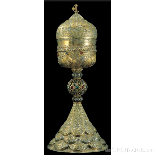 Кубок с крышкой