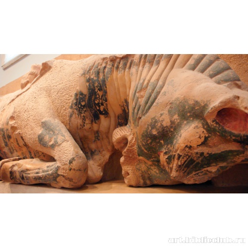 Битва львов и быка. Фрагмент фронтона храма Гекатомпедон