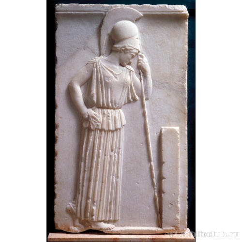 Афина, опирающаяся на копье