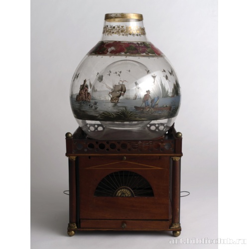 Клетка для птиц и аквариум