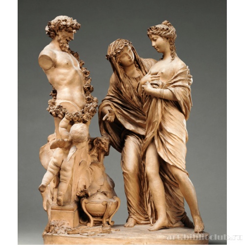 Молодая девушка перед статуей Пана