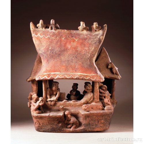 Дом с группой людей