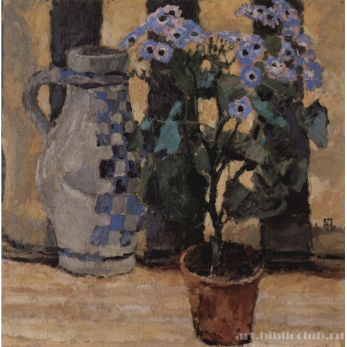 Цветок в горшке и керамический кувшин