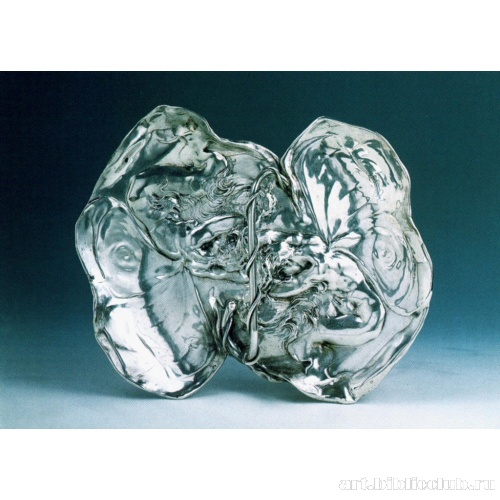 Поднос с двумя обнаженными спящими нимфами