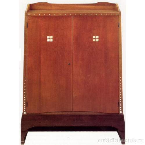 Сервант для гостиной особняка Тиме