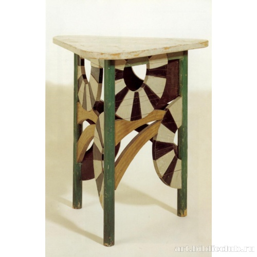 Стол из «Сказочной комнаты» отеля «Хольменколлен»