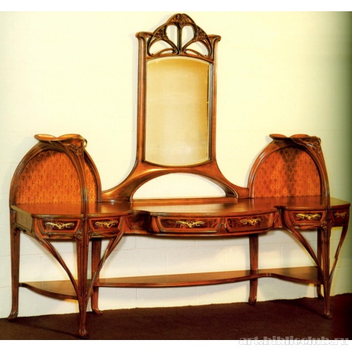 Туалетный стол