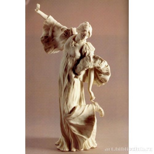 Игра с шарфом. Фрагмент настольного украшения