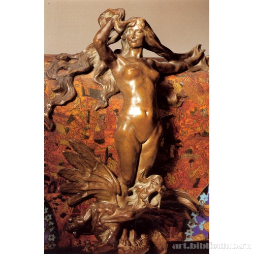 Женская фигура в бронзе