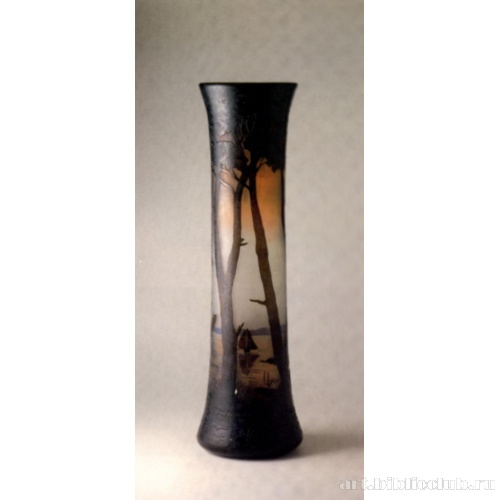 Ваза матового стекла с пейзажем