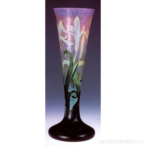 Ваза с ирисами