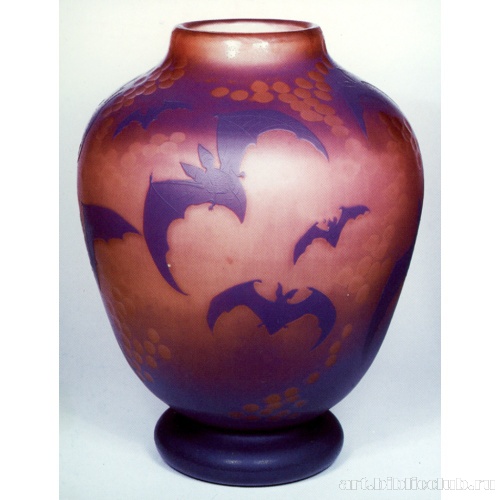Ваза с летучими мышами