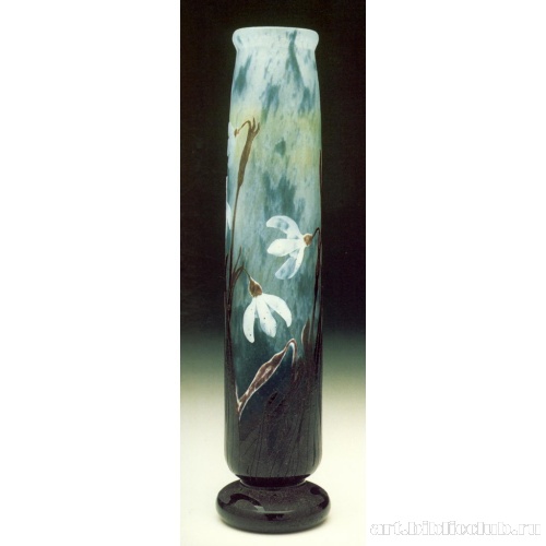 Ваза с цветочным мотивом