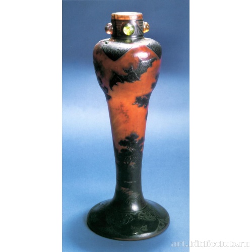 Ваза «Ночь» с изображением летучих мышей и восходящего солнца