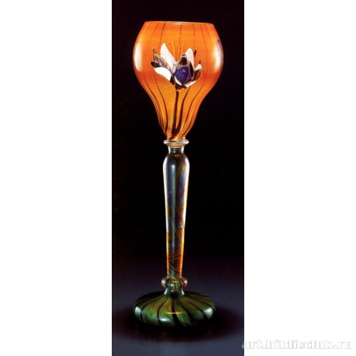 Ваза в форме цветка с изображением орхидеи