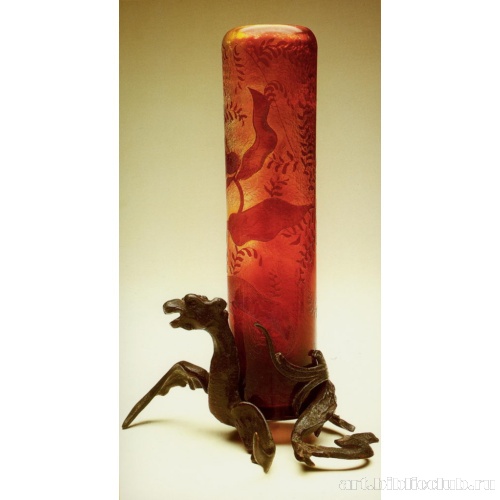 Ваза на подставке в форме дракона