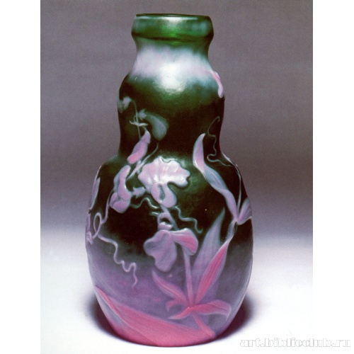 Ваза с цветочным мотивом