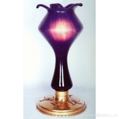 Настольная лампа в форме цветка с четырьмя бабочками на подставке