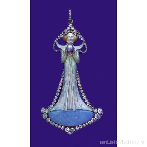 Кулон «Женщина, держащая жемчужину»