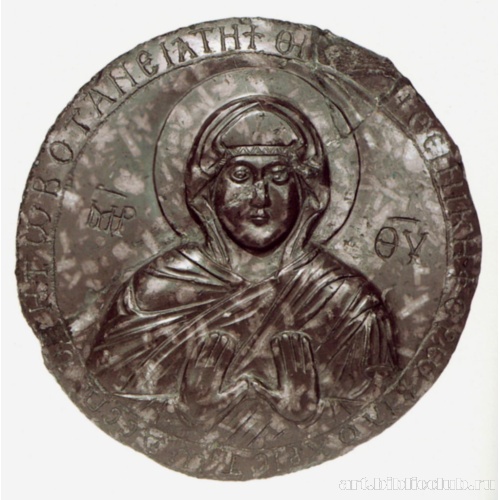 Камея-медальон с образом Богоматери