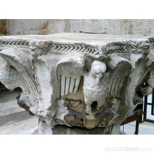 Капитель триумфальной колонны