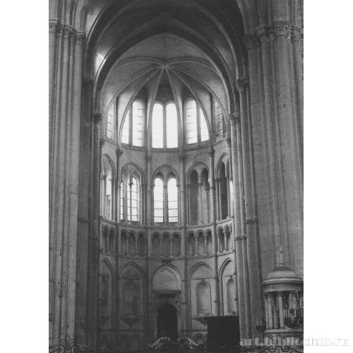 Интерьер трансепта