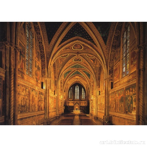 Интерьер верхней церкви, вид на запад