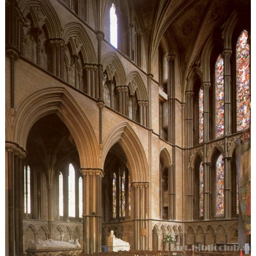 Интерьер хора, вид на северо-восток