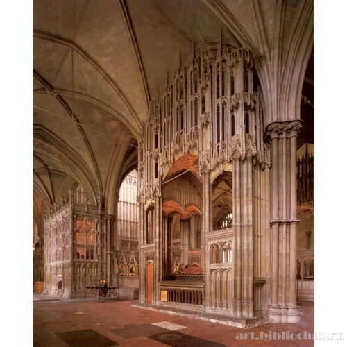 Интерьер задней части хора, вид на северо-запад