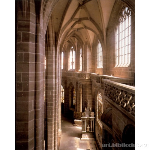 Зальный хор, галерея с парапетом