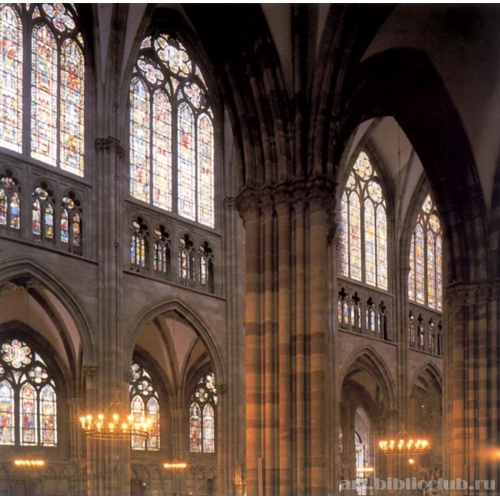 Северный ряд окон верхнего яруса