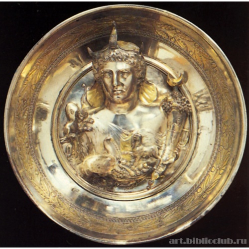 Чаша с эмблемой