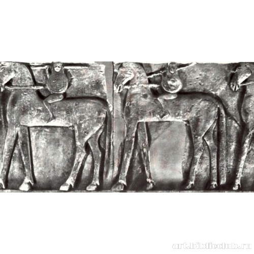 Всадники. Рельеф храма в Принии. Деталь