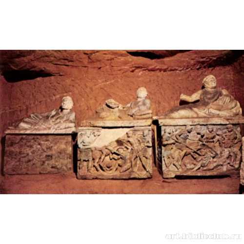 Саркофаги гробницы Пилигримов