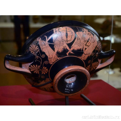 Килик с изображением Эос и Мемнона (наружная сторона чаши)