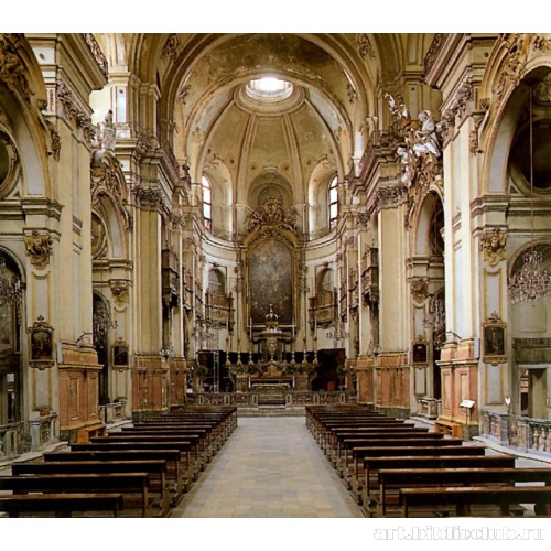 Церковь Санта Мария делла Кармине. Вид интерьера