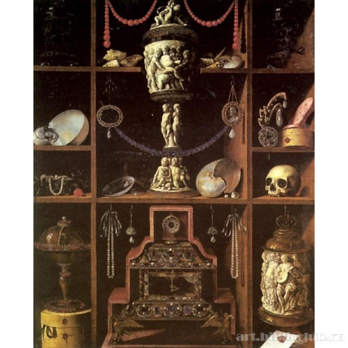 Полки кунсткамеры