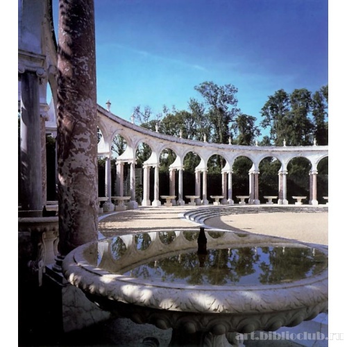 Колоннада Малого Трианона. Деталь