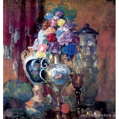 Вазы и цветы на розовом фоне