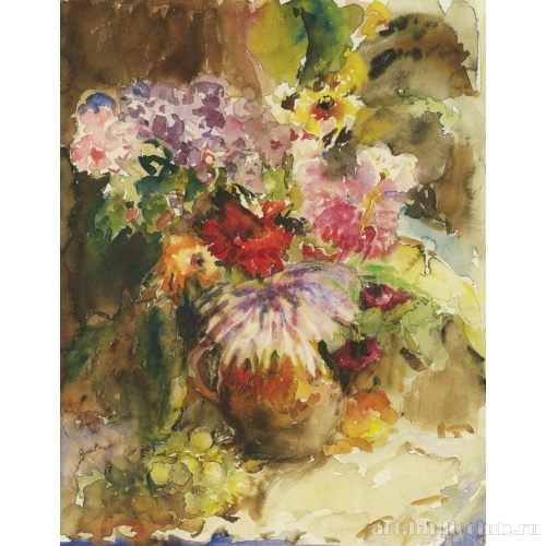 Ваза с цветами и виноградная кисть