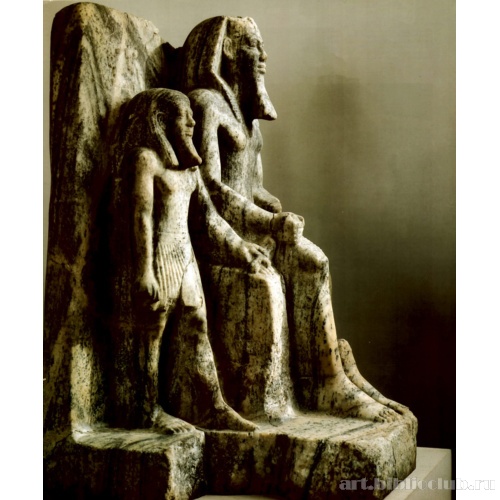 Групповая статуя Сахура с богом нома Коптоса