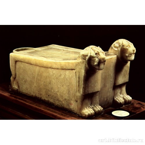 Ритуальный стол