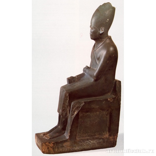 Статуя царя Хасехема