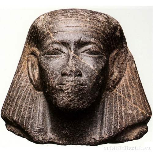 Голова статуи мужчины