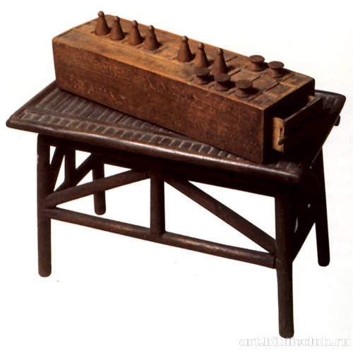 Столик из гробницы Ха