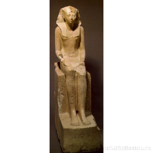 Статуя Хатшепсут на троне