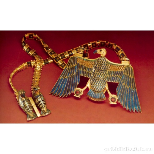 Гробница Тутанхамона: ожерелье с пекторалью в виде богини Нехбет