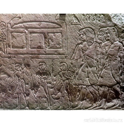 Рельеф из гробницы с изображением погребальной процессии