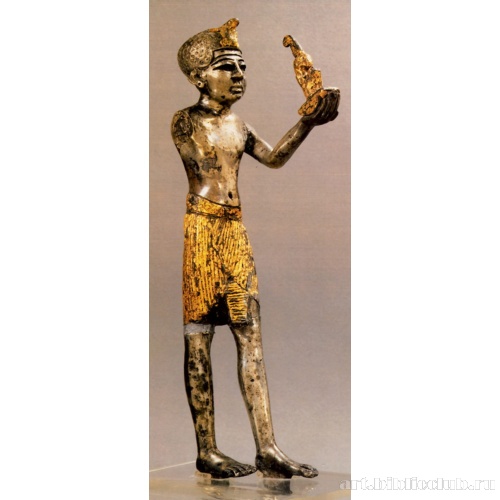 Статуэтка царя с фигуркой богини истины Маат в руке