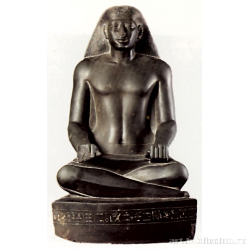 Статуя визиря Неспакашути в образе чтеца